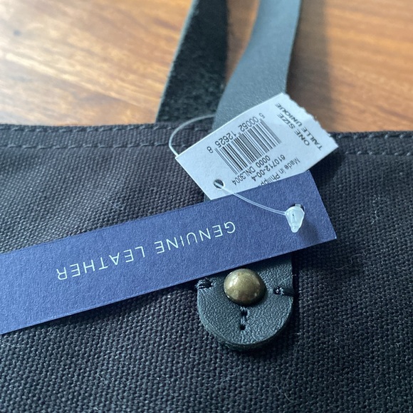 **NEW**Gap canvas and leather tote new with tags - Picture 2 of 5